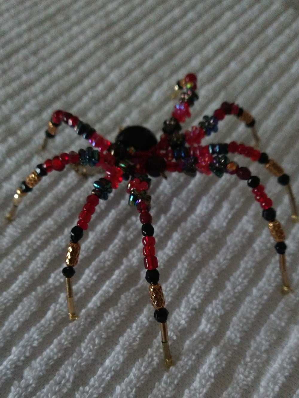 Hand Crafted • Red & Black Floral Beaded Spider Pendant - Picture 13 of 16